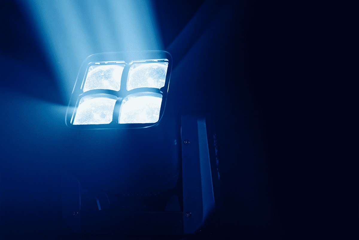 Light sources: 4 x OSRAM 30W RGBW LEDs + zoom